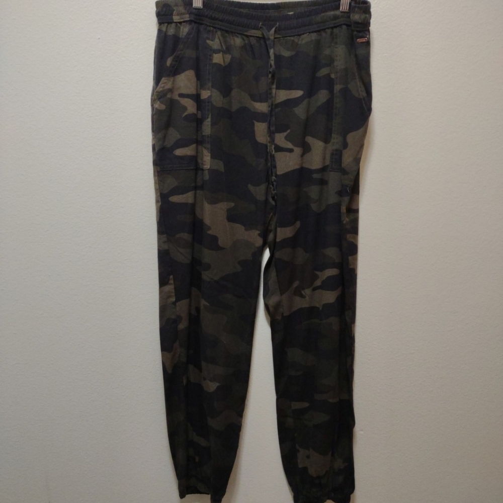 Pink Victoria's Secret High Rise Camo Joggers Large